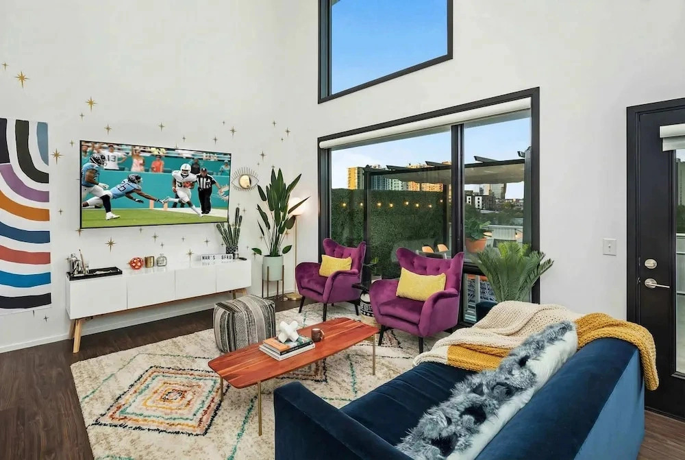 New Walk to Gulch - Private Penthouse Pool Deck Views