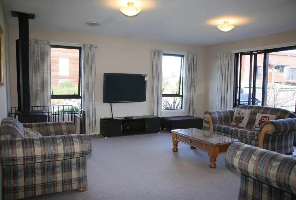 Noble No 6 - Hanmer Springs Holiday Home