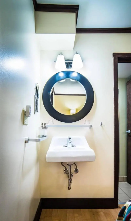 Silverbow Inn & Suites