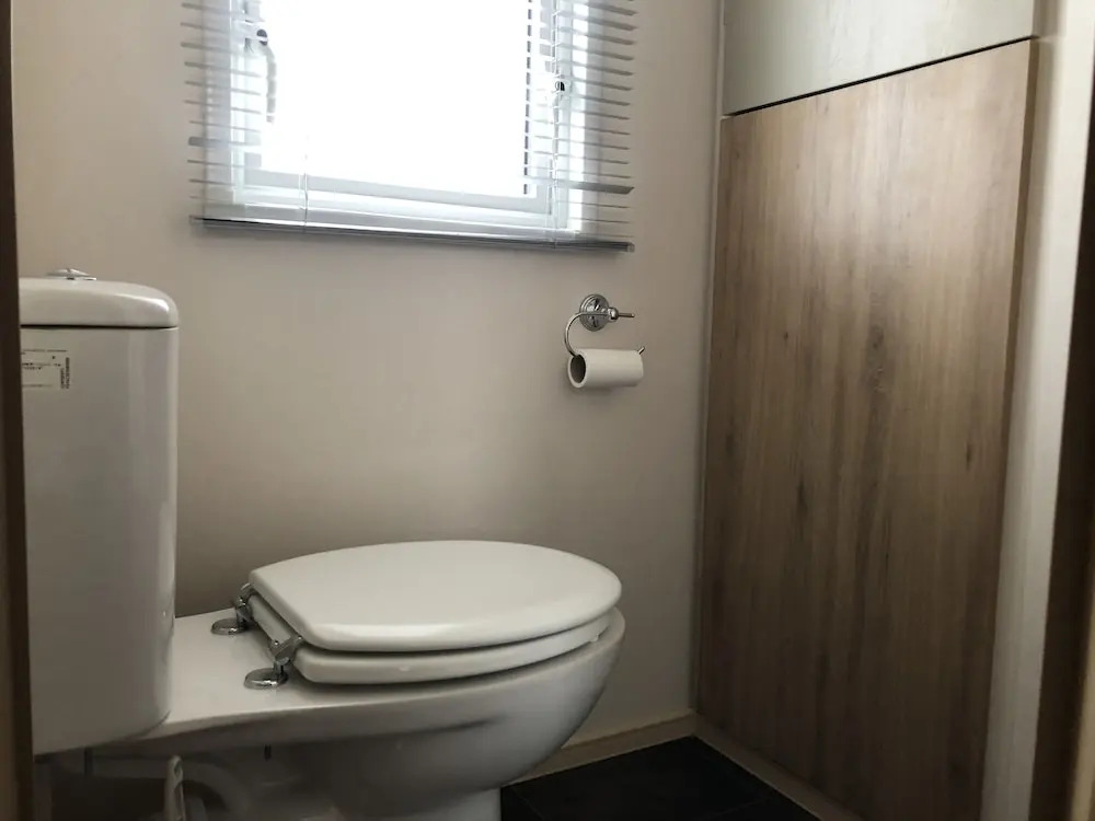 Excellent caravan 4 birth sleeps 6 Tranquil site
