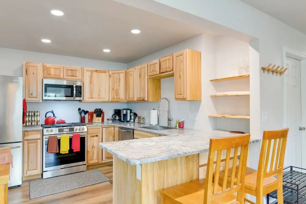Shared Yard + Fire Pit: Airy Anchorage Apt!