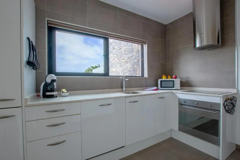 Wind Wave 28B - Heated & Shared pool