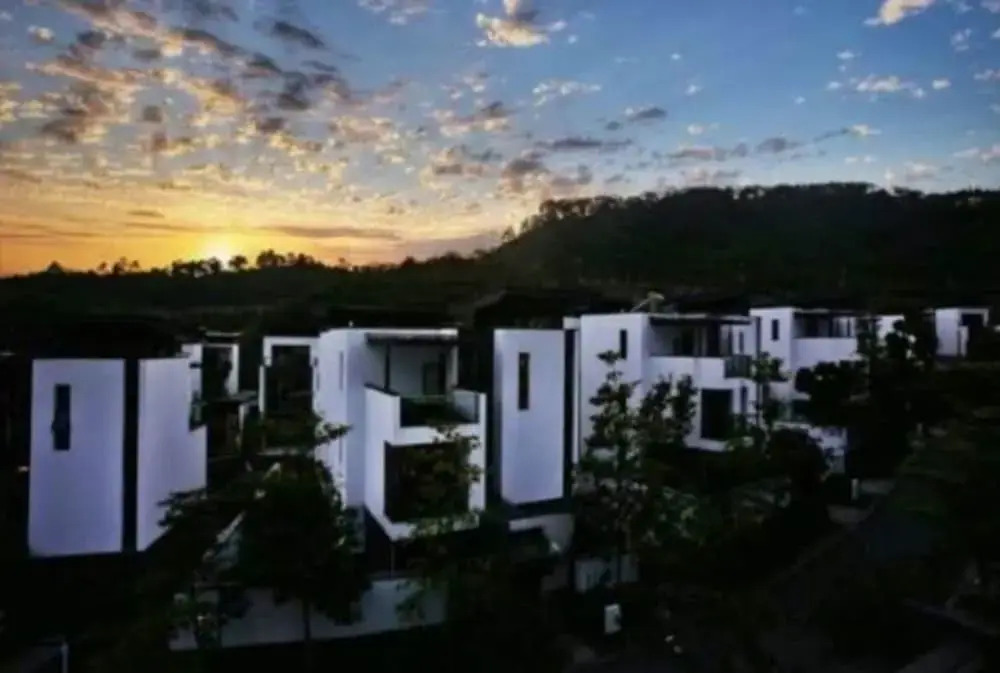 Moon River Yard Villa