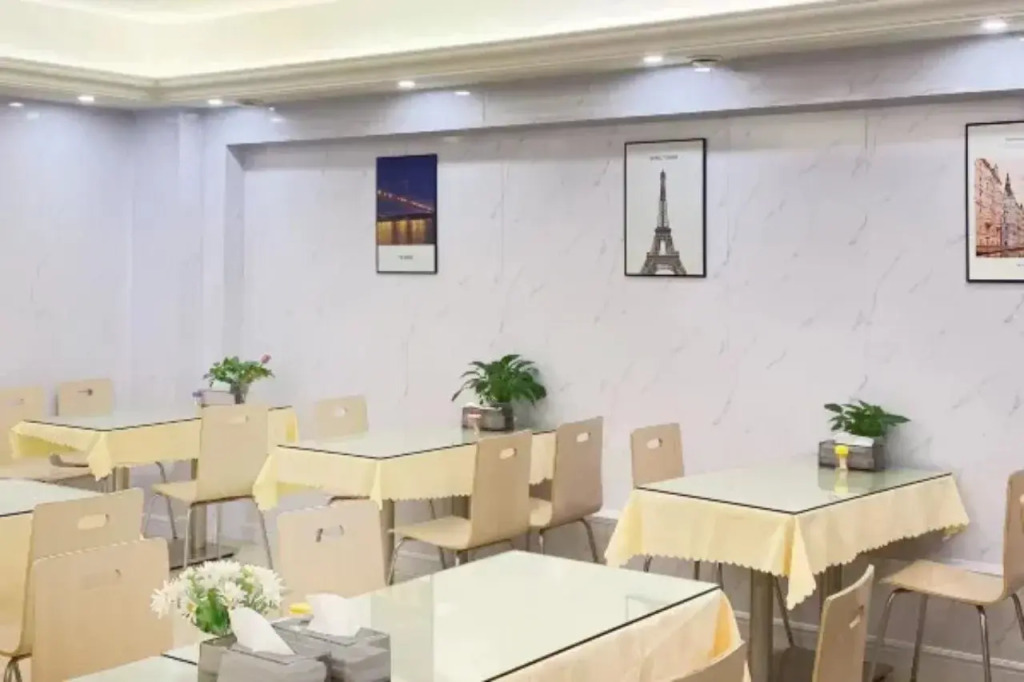 Vienna Hotel Huizhou Danshui Baiyun Road