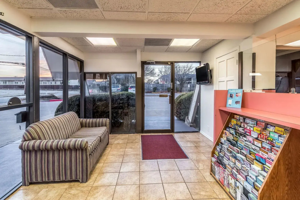 Motel 6-Arlington, TX - UTA