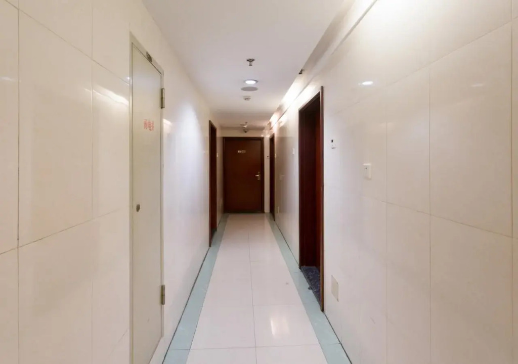 Chicago Suites International Hotel