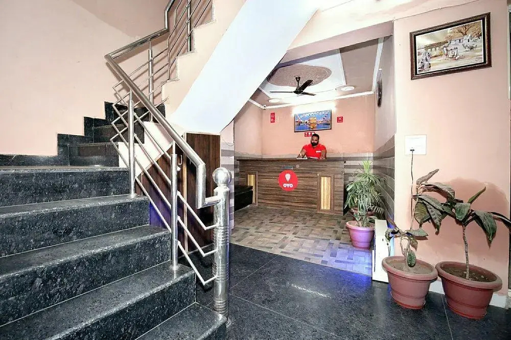 OYO 10261 Hotel Sunrise