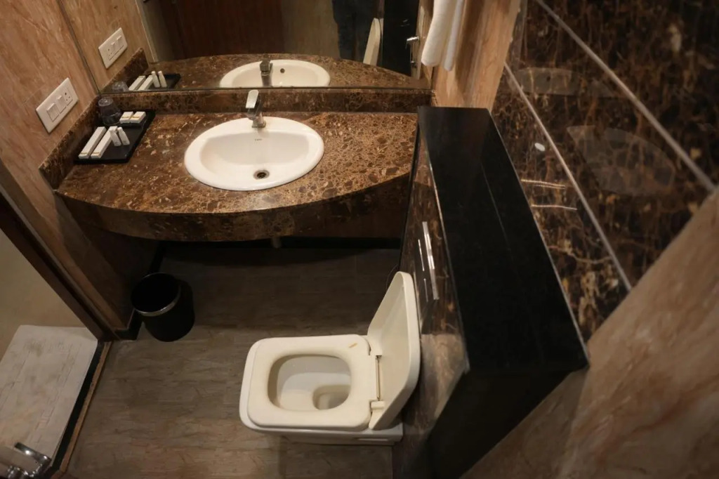AK Castle Suites
