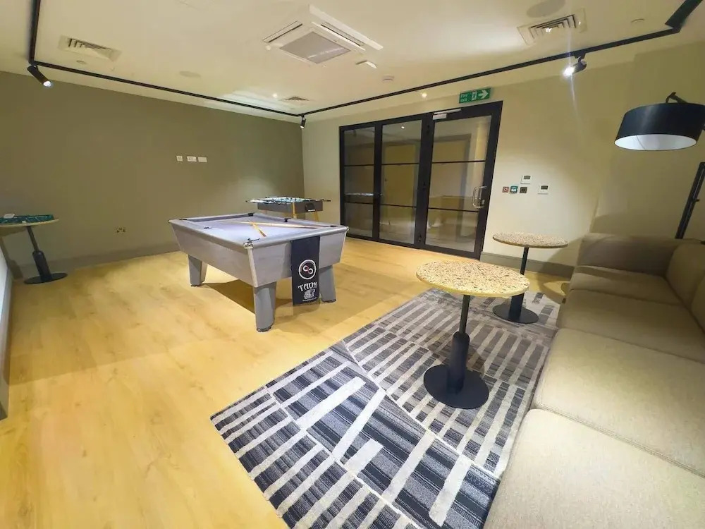Tranquil London Apartment Near Coombe Hill House