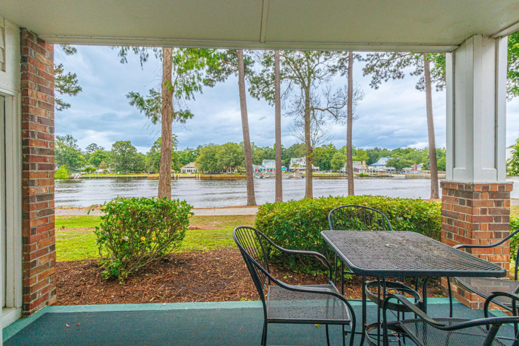 Ground Floor Condo 2 bed 2 bath Riverwalk at Arrowhead Country Club Unit 104