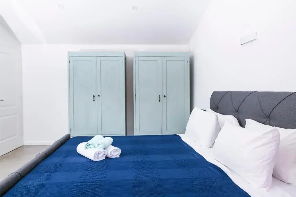 M9 Rooms