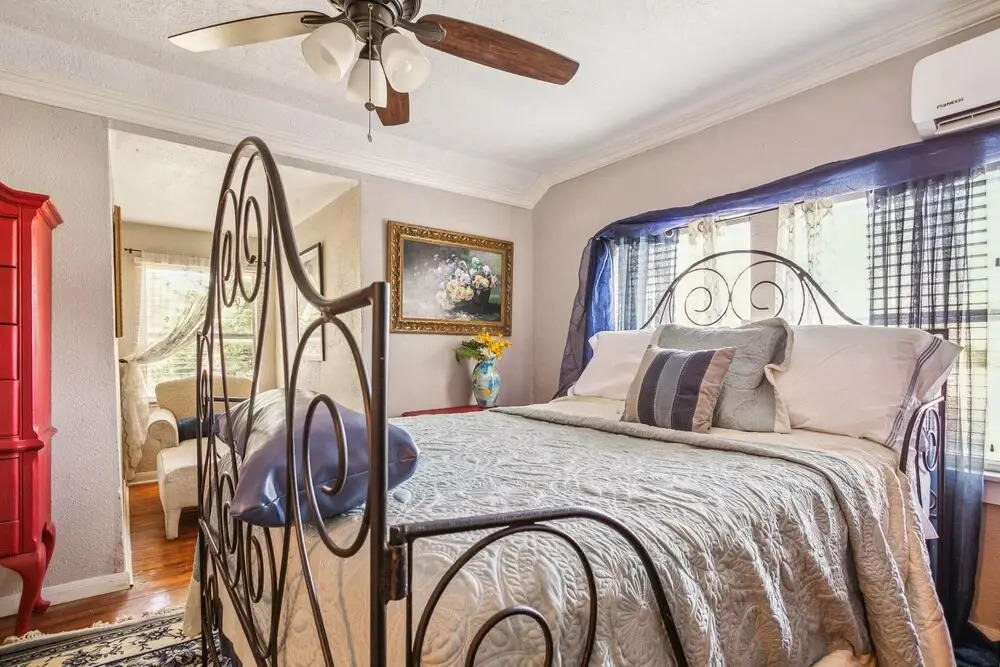The Old Downtown Historic Grand Prairie House 4 Bedroom Home by RedAwning