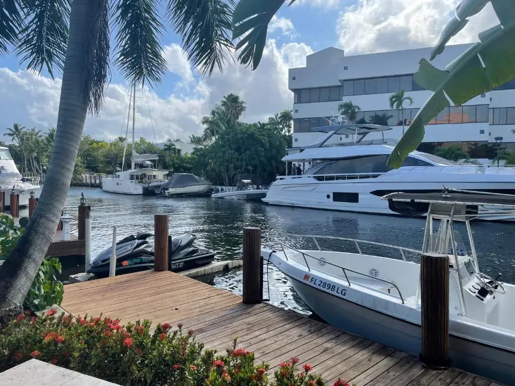 Las Olas Blvd Exclusive Apt With Waterview