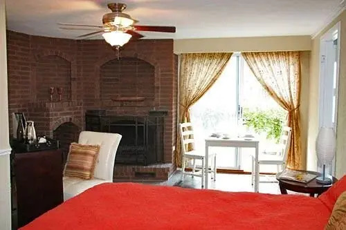 Crown Ridge Bed And Breakfast