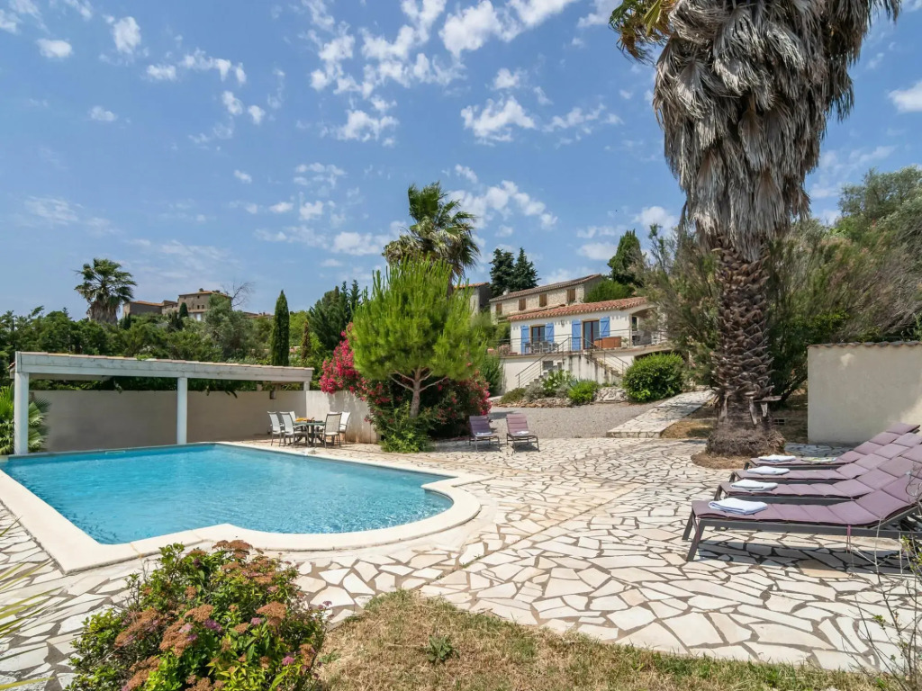 Modern Villa With Heated Pool