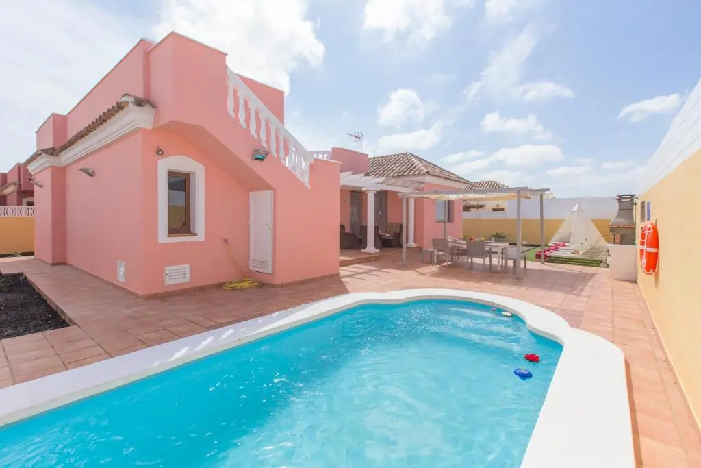 Villa Bella Lucia 3. Piscina Climatizada, WiFi, BBQ