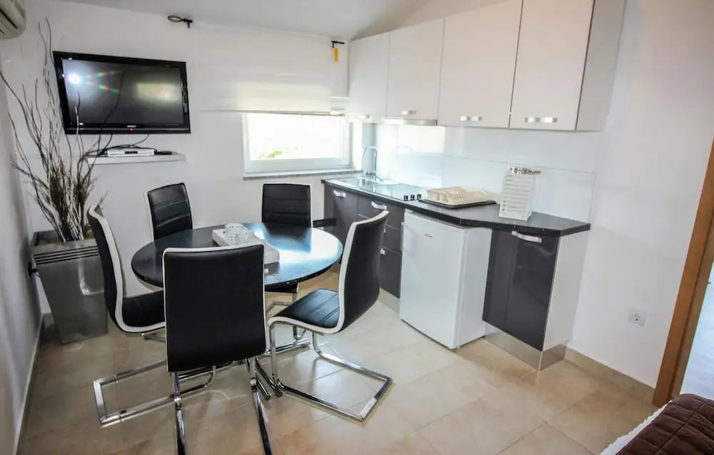 Nice Apartment in Pula With 2 Bedrooms and Wifi