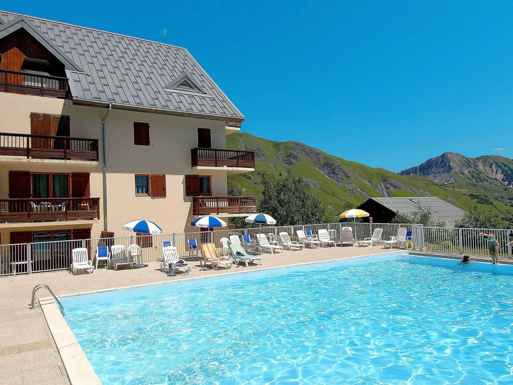 Traditional apartment on the slopes in St Jean d'Arves