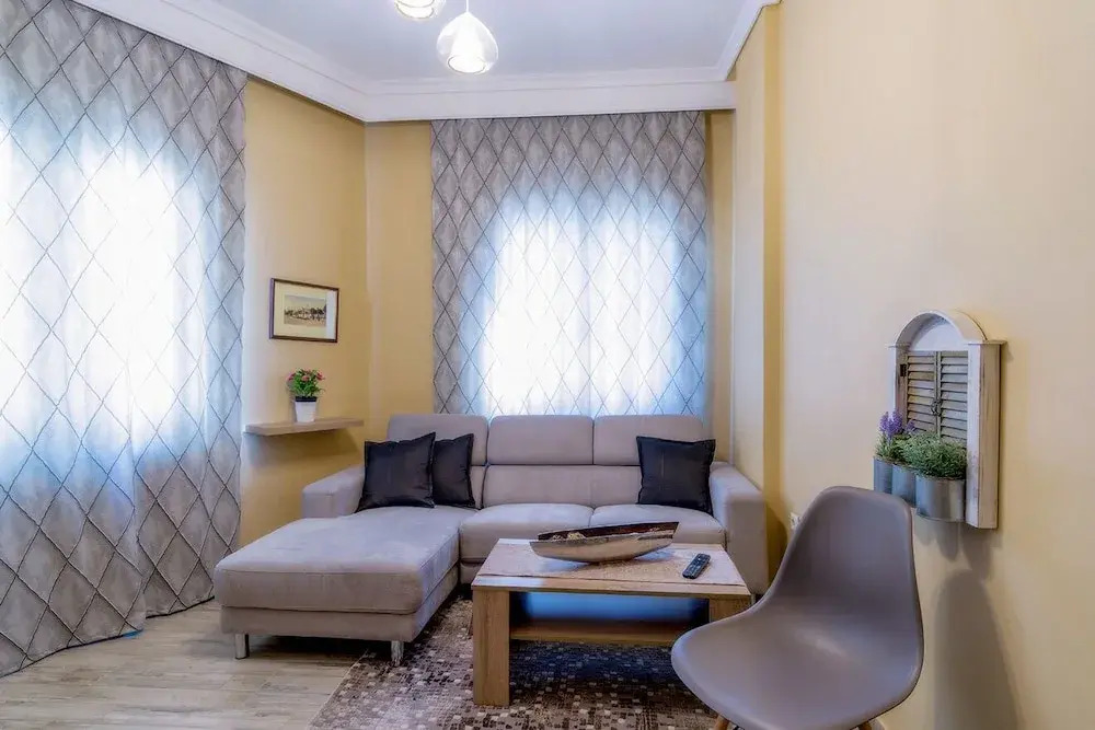 Kentrikon Deluxe Apt Must