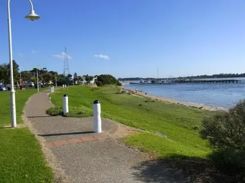 Black Dolphin Waterfront Townhouse - Bay Views