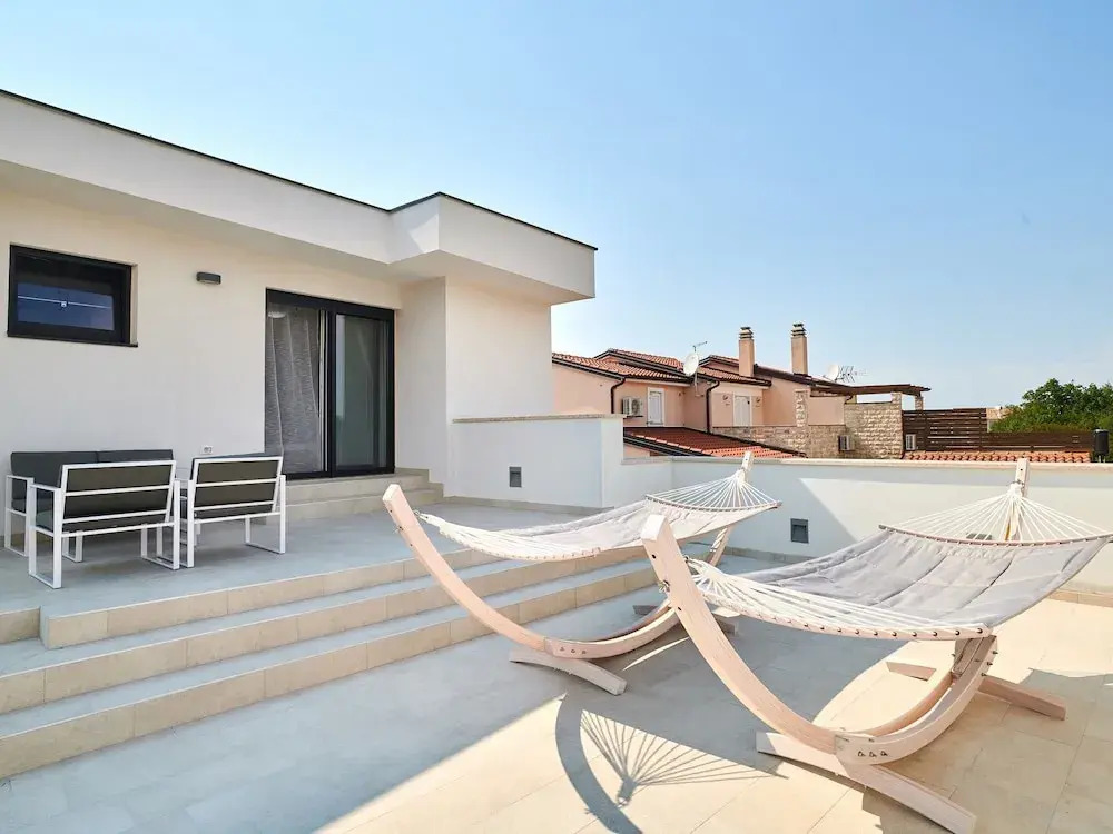 Beautifully decorated villa with pool ideal for vacation with your family.