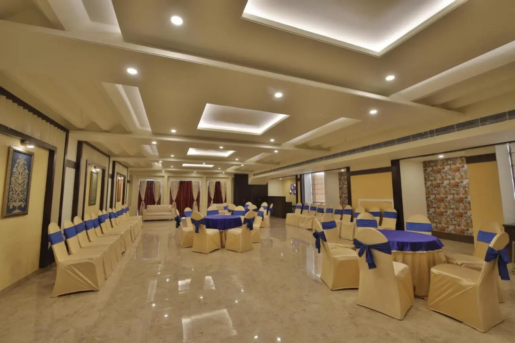 Hotel Grand Safari