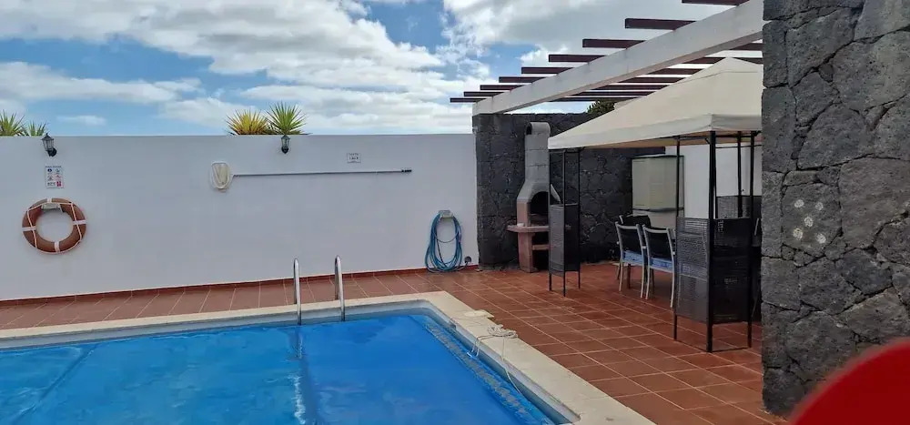 Villa Georgiana Spacious Quiet 4 Bed Property With Private Pool Sleeps 8