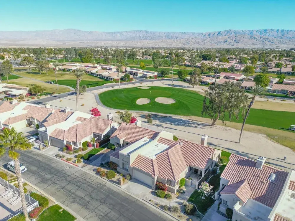 Charming Condo With Golf Course View