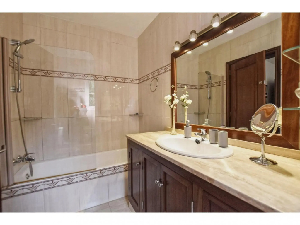 Villa with pool, garden and WIFI located 6 km from the sea in La Argentina