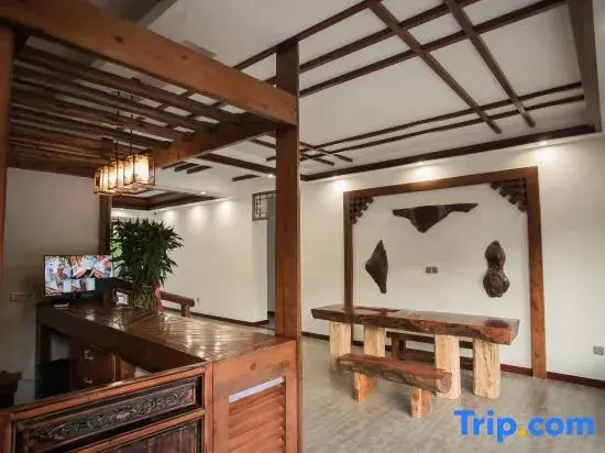 Yiyun Mountain Residence, Karst Mountain Scenery, Bouyei Style, Parent-Child Holiday Accommodation