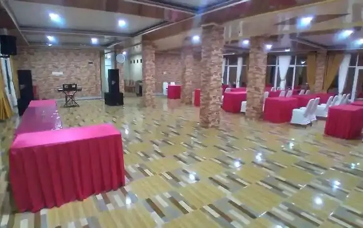 Senior Bakara Hotel