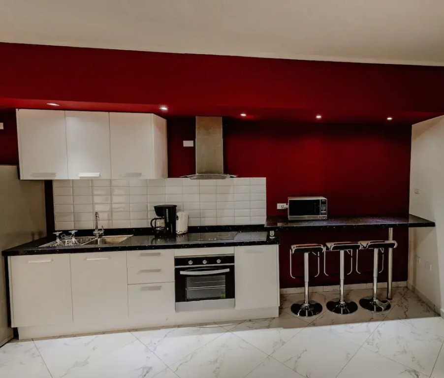 Charming 1-bedroom Apartment 2 km From Eagle Beach