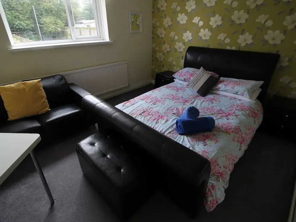 Green Meadow 2 Bed Apartment by Cardiff Holiday Homes