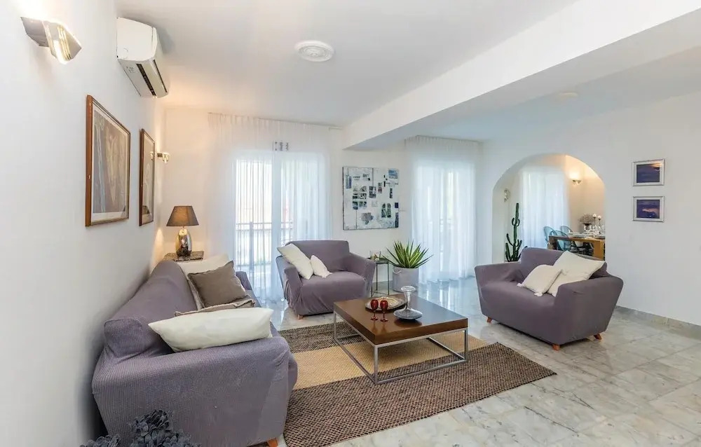 Beautiful Home In Njivice
