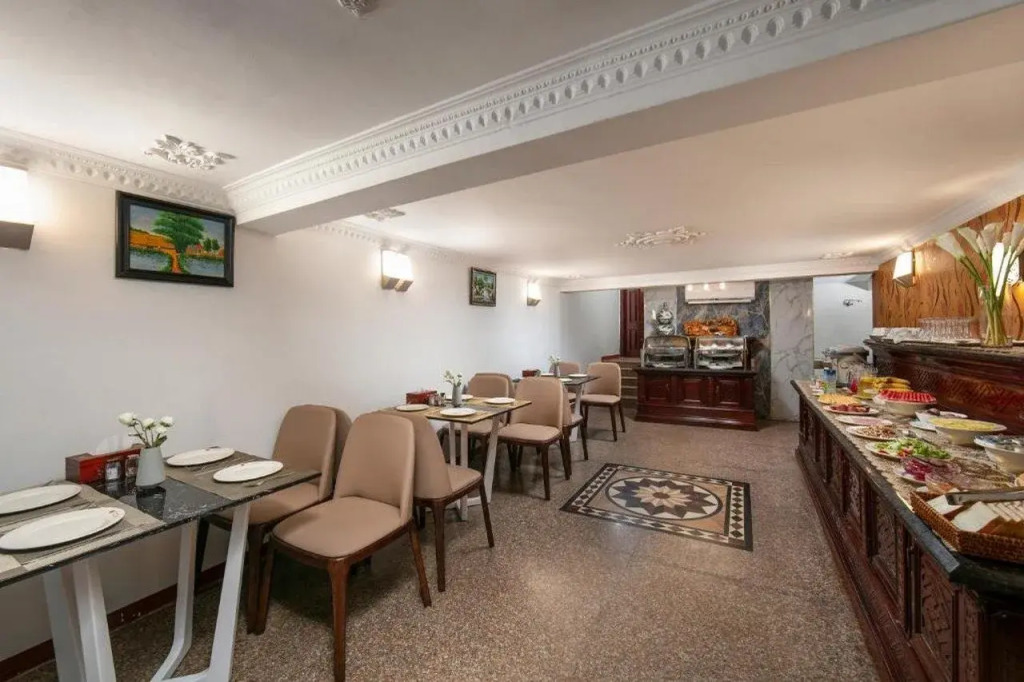 Little Diamond Hotel