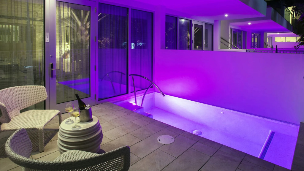 H2O Suites- Adults Only