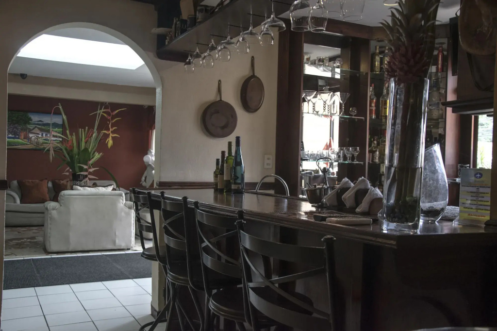 Berlor Airport Inn
