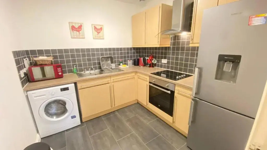 Paisley Central Apartment #3