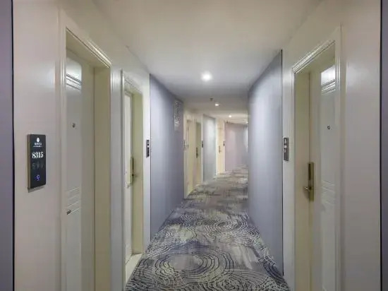 Yuefeng Hotel (Yangjiang Bus Terminal, Wal-Mart)