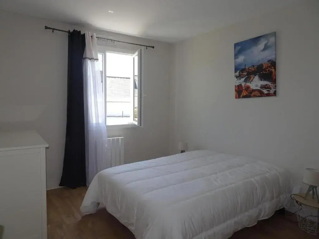 Comfortable Bungalow, Pink Granite Coast