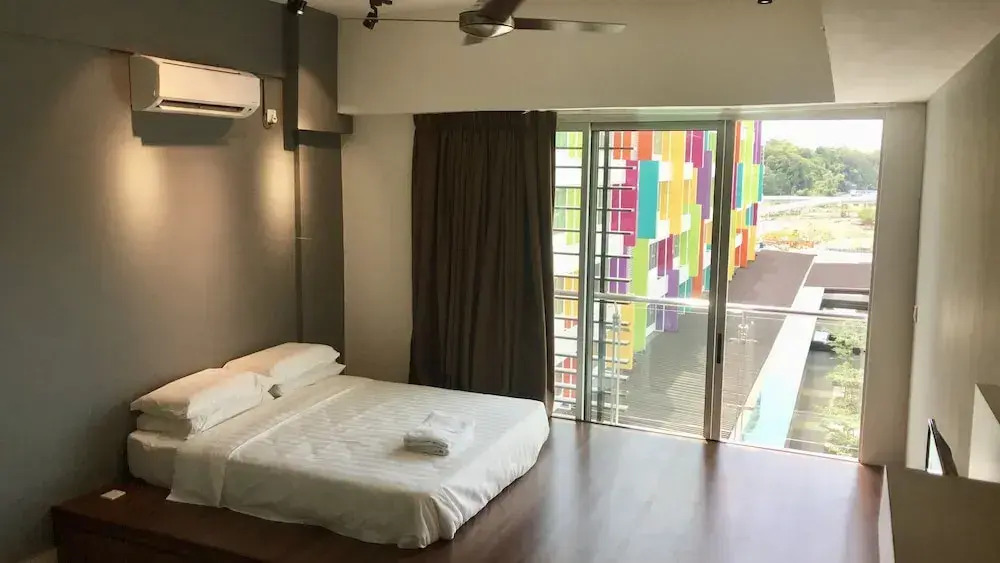 Flamingo Suite