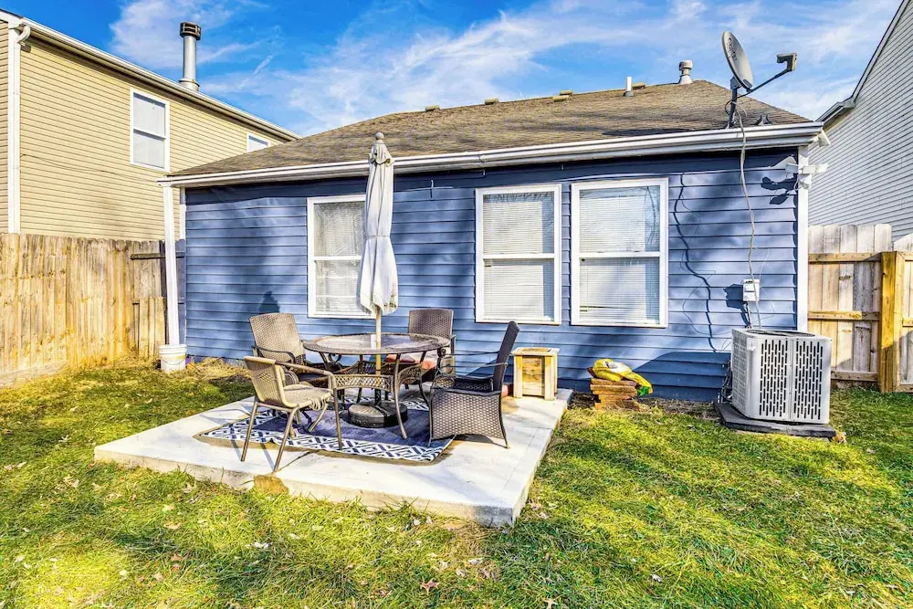 5 Mi to Eagle Creek Park: Home w/ Fenced Yard!