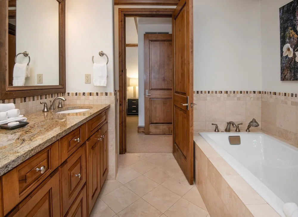 Lionsquare North Tower #402 5 Bedrooms 5.5 Bathrooms Condo