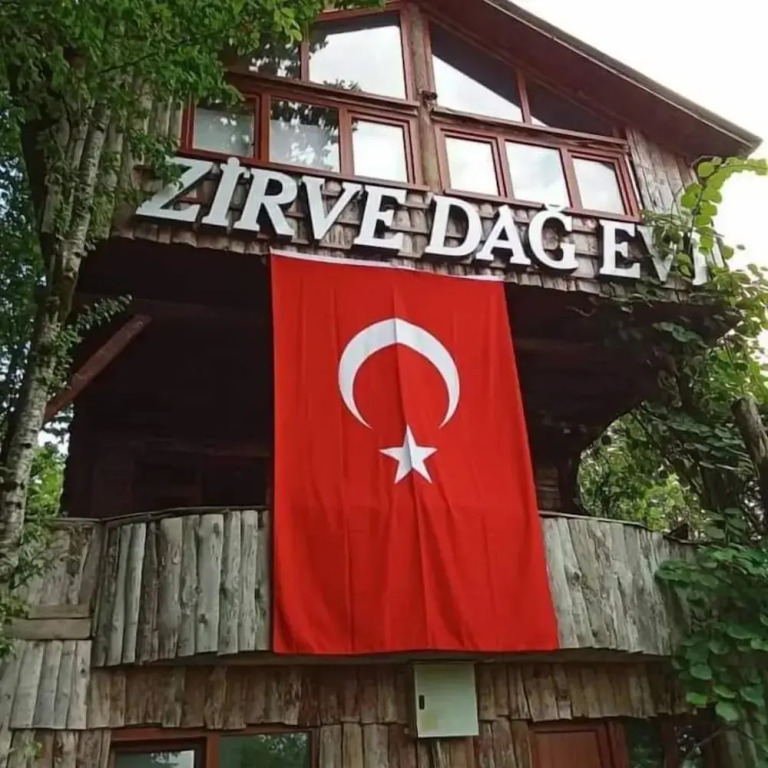 Zirve Dağ Evi