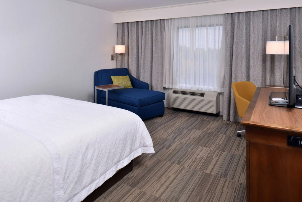 Hampton Inn & Suites Ann Arbor West