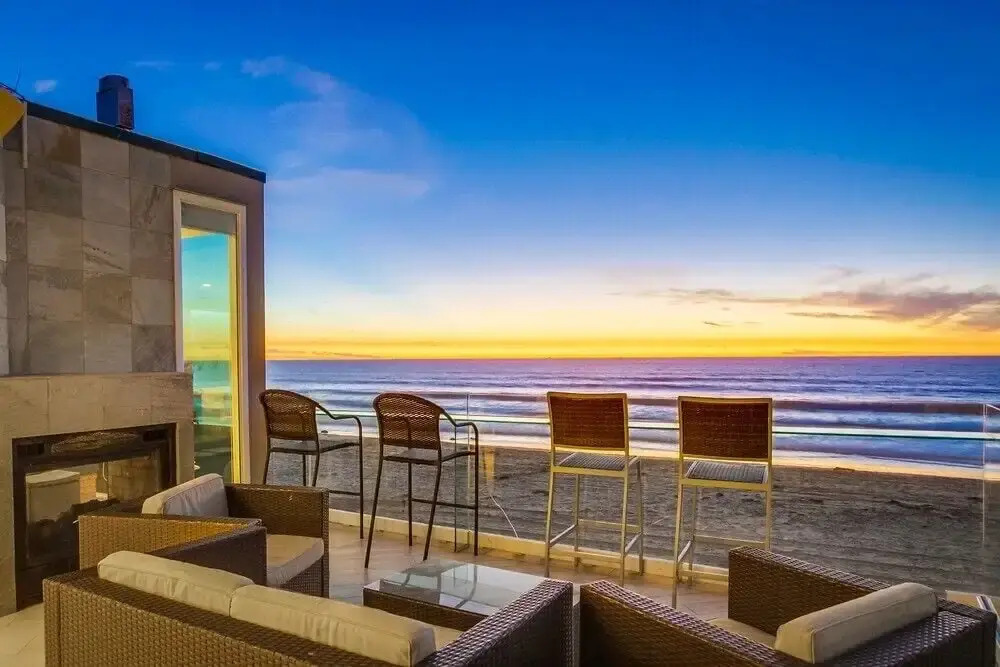 Beachside Getaway III 5 Bedrooms 4 Bathrooms Home