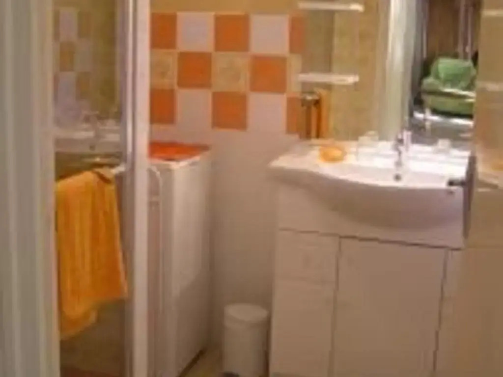 Gîte Champêtre avec Piscine Chauffée, Cheminée, et Terrasse en Plein Sud - FR-1-410-131