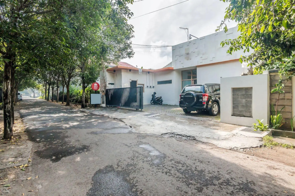 Zen Rooms Ciung Wanara Denpasar Syriath