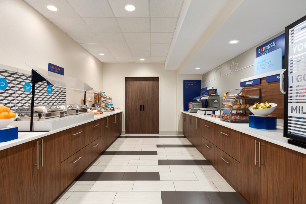 Holiday Inn Express & Suites Lexington North West-The Vineyard by IHG