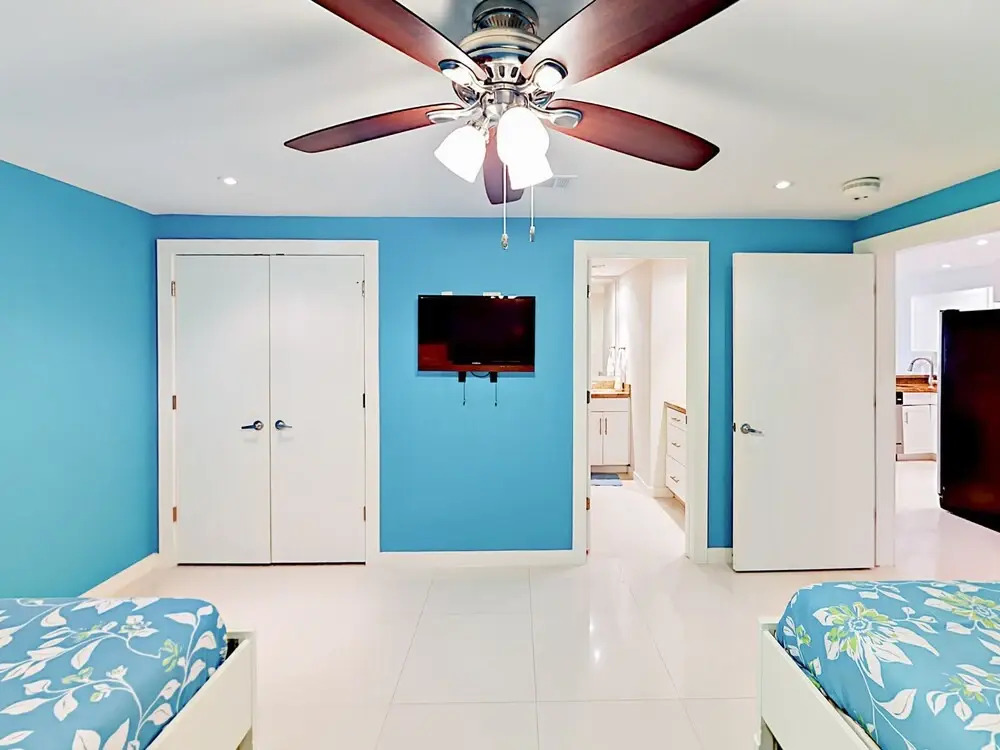Updated 3br  W/ Pools 3 Bedroom Condo